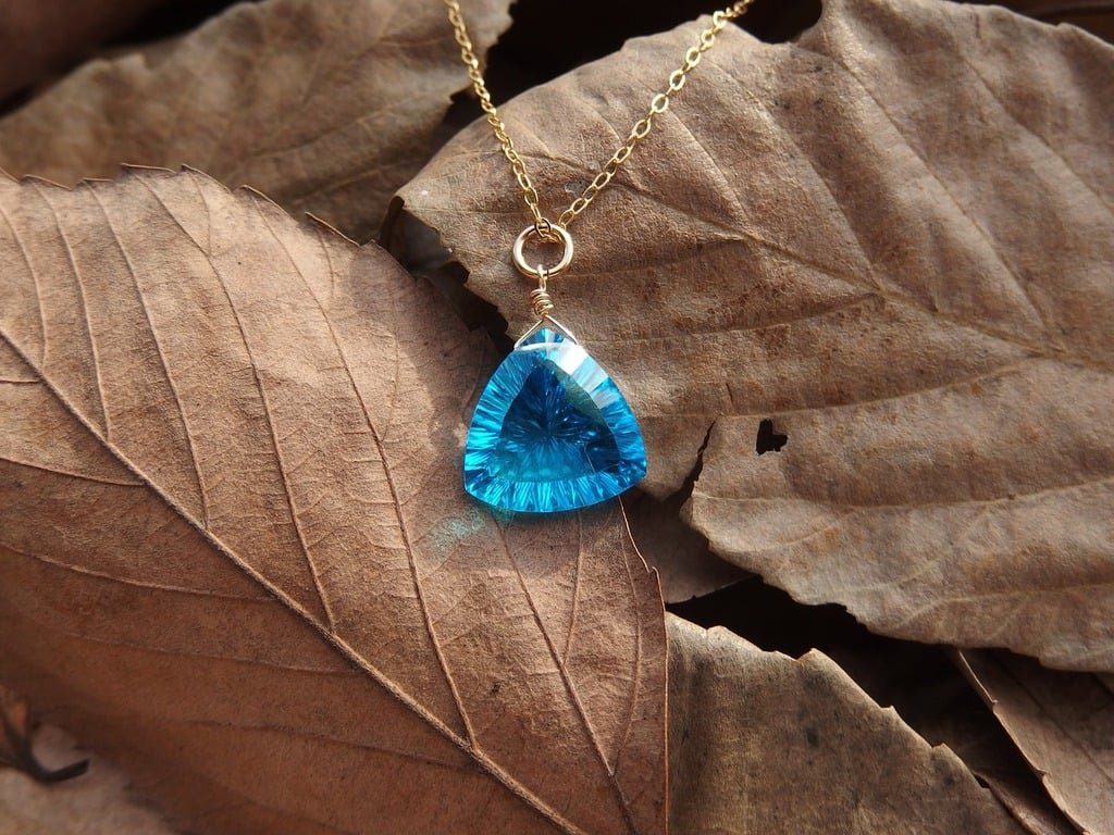 topaz necklaces